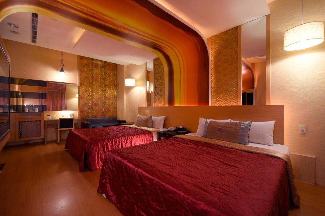 Sun Garden Motel Kaohsiung Buitenkant foto