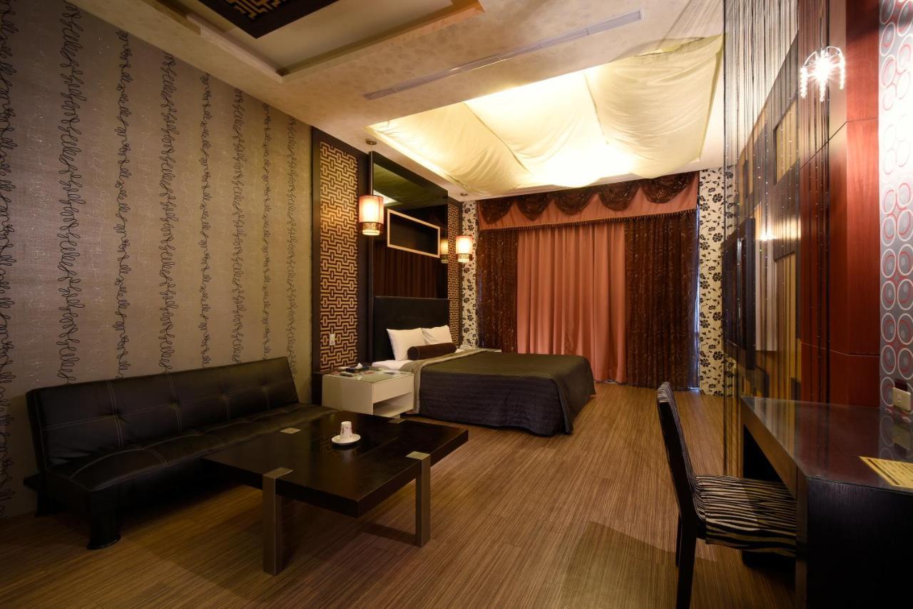 Sun Garden Motel Kaohsiung Buitenkant foto